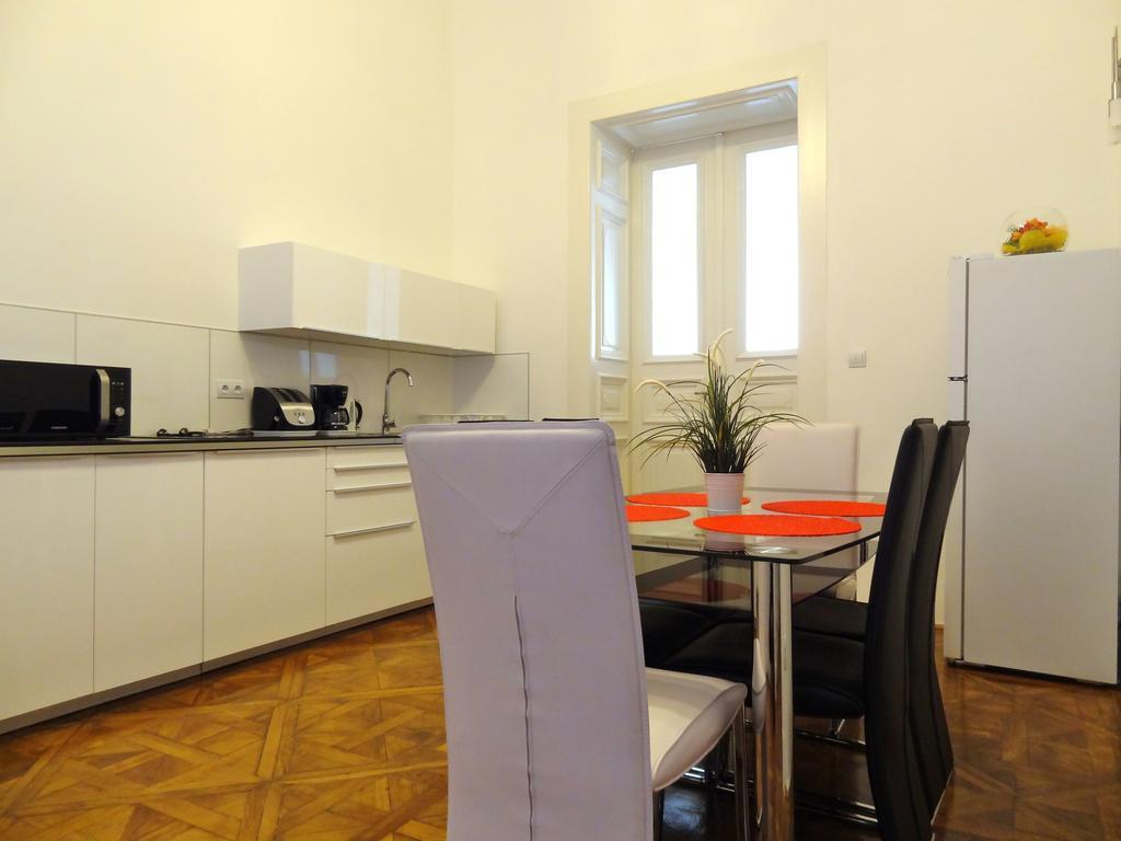 בודפשט Erzsebet Boulevard Apartment מראה חיצוני תמונה