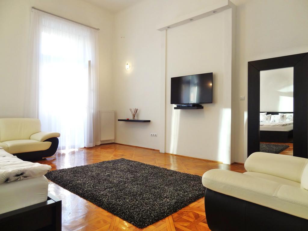 בודפשט Erzsebet Boulevard Apartment מראה חיצוני תמונה